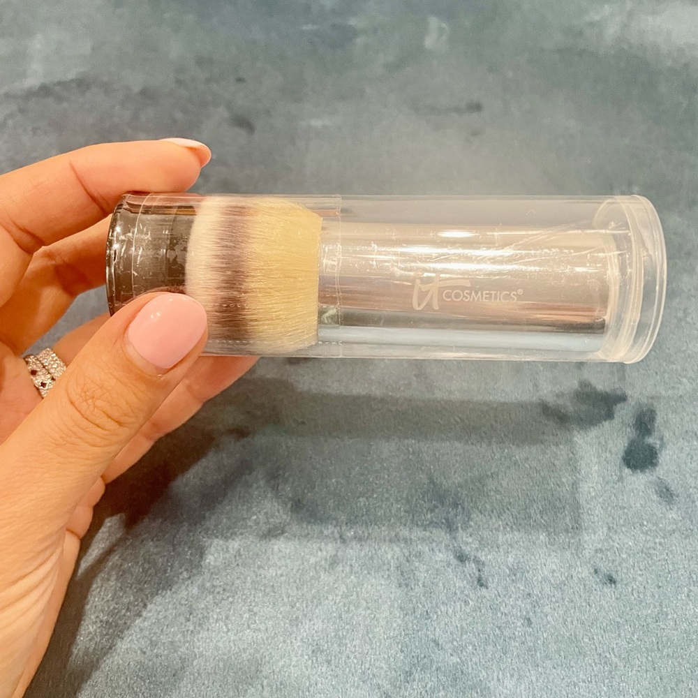 IT Cosmetics Complexion Perfection Buki Brush